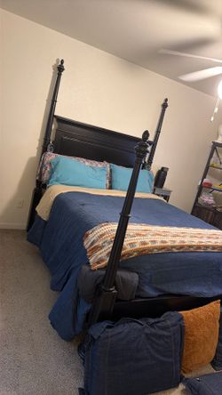 Queen bed for sale $150