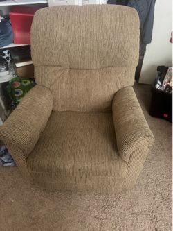 Lazy boy recliner  great shape and comfortable