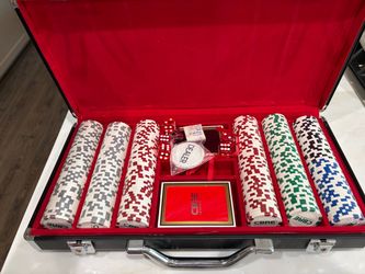 NEW FULL POKER SET!  Poker Chips/Cards/Dice/ and Case w/key