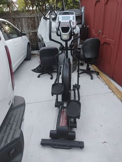 Elleptical nordick track