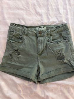 Woman’s shorts size medium