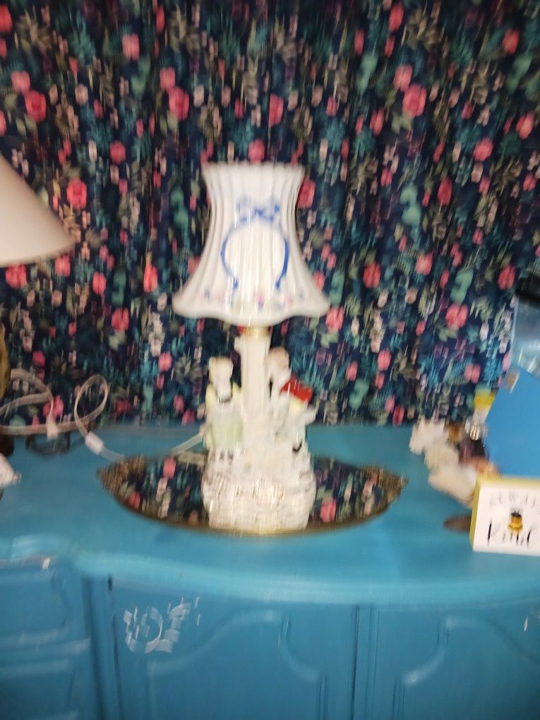Vintage Ceramic Lamp No Chips Or Cracked