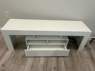 Low white table stand