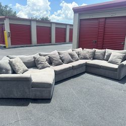 Wow Nice Gorgeous Sectional Couch 🔥🔥