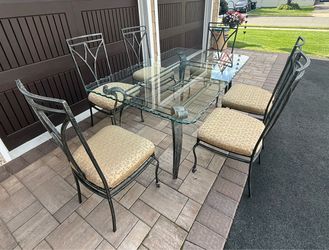 Glass Dinning Room Table with Chairs