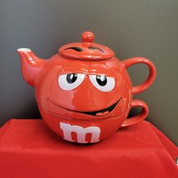 M&M CERAMIC TEA POT 