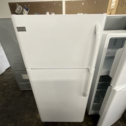 Frigidaire Top Freezer Refrigerator