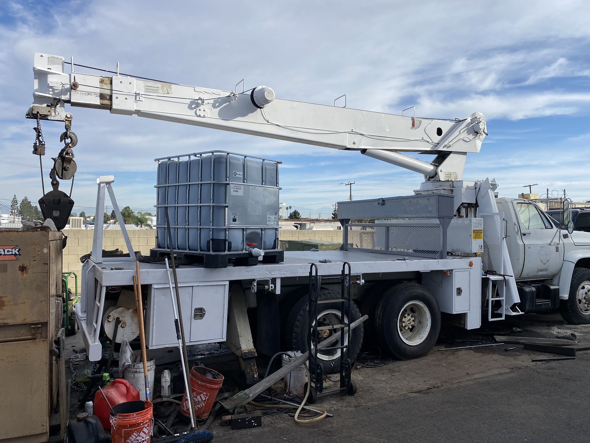 Boom Crane Truck 25000 Lb Rating GMC K7500 Gas Engine
