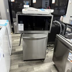 •Gas Range•Dishwasher•Microwave