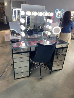 Beautiful Glamorous Vanity Available @ FURNITURE LOVE 💕 Same Day Delivery 🚚 