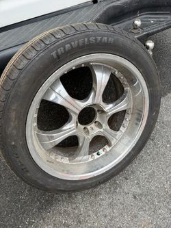 285/45R22 Travelstar tire and rim  (1 only )