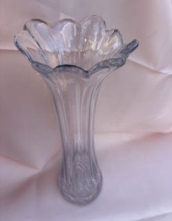 Glass Swung vase (9) Fingers