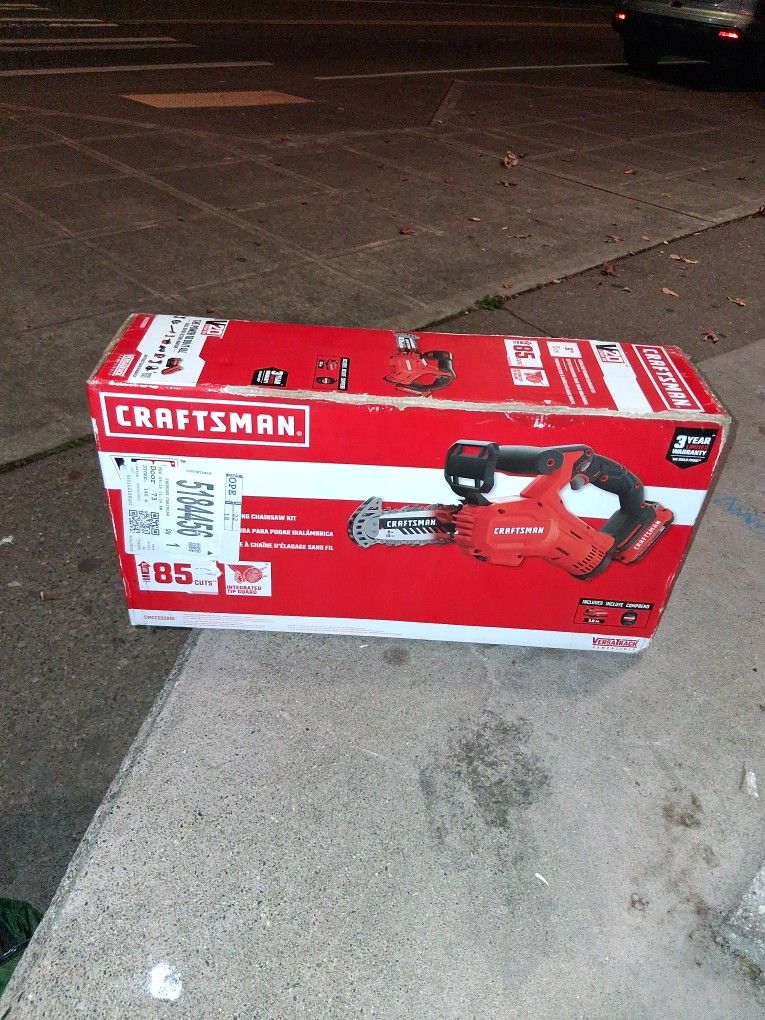Craftsman V20 6" Cordless Pruning Chainsaw Kit