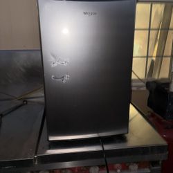 Mini fridge  Whirpool 