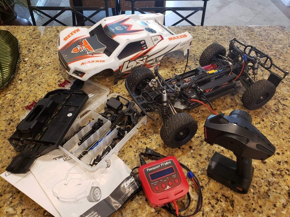 Losi 1/10 scale brushless 4wd
