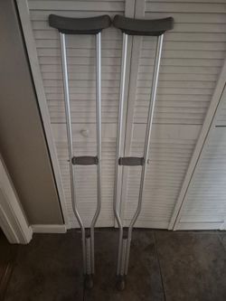 Pair of new crutches