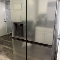 LG - 23 Cu. Ft.  Side-by-Side Counter-Depth Refrigerator 