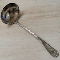 Antique 1908 Wm Rogers Garrick Silverplate Soup Ladle 11” Long Handle Serving