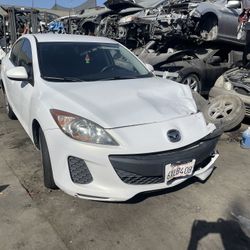 2012 Mazda3 2.0 For Parts 