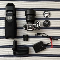 Sony A1 Kit Bundle (lens, flash, vertical grip, accessories)
