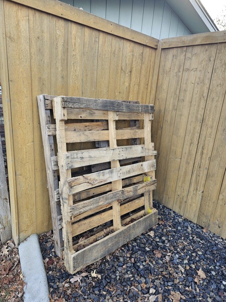 Free Pallets