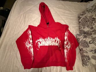 YLA RED HOODIE SIZE MD OVERSIZED