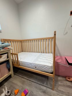Toddler bed
