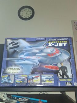 2003 X-Men United Electronic X-Jet with Wolverine Figure