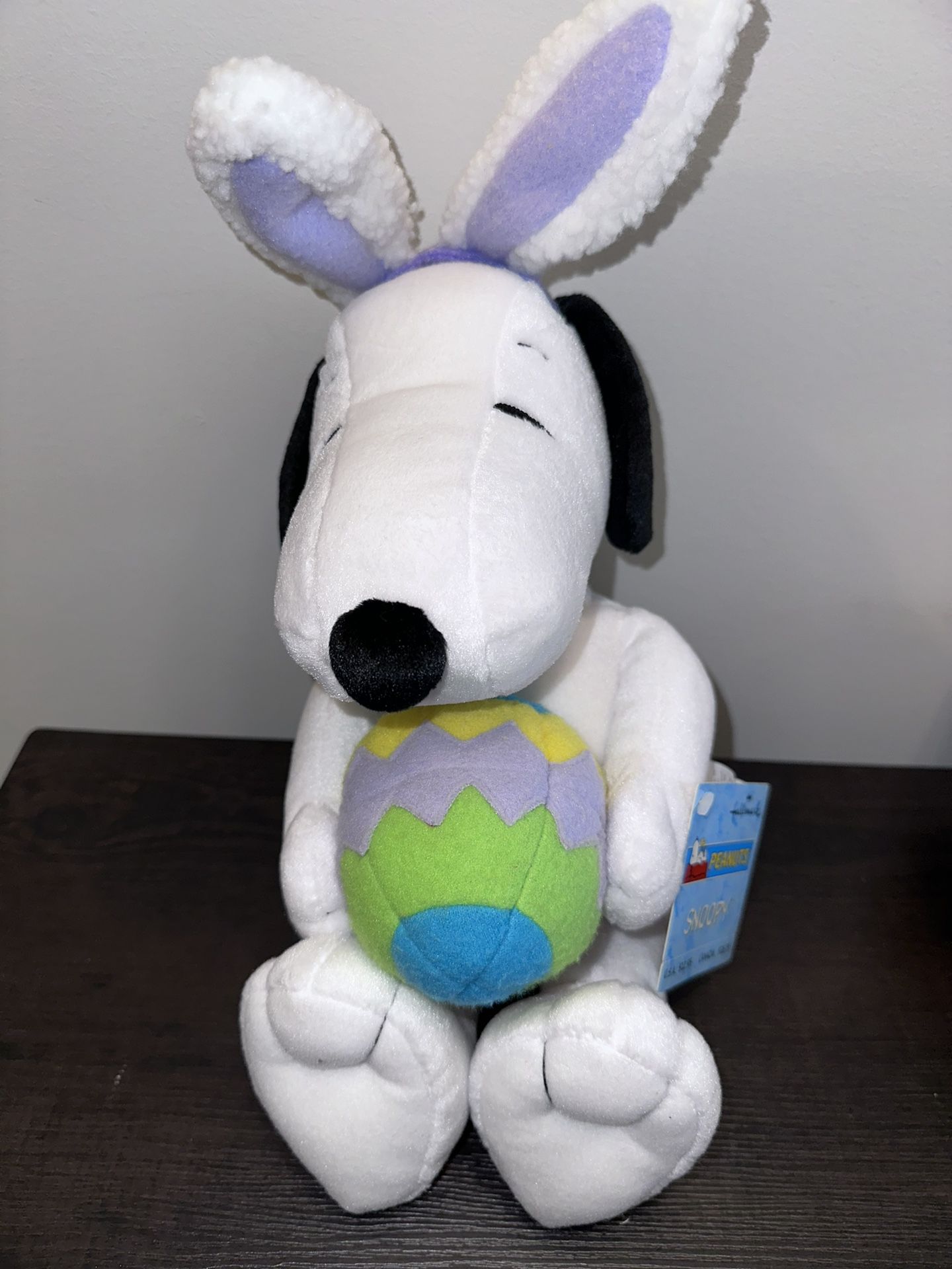 Vintage Hallmark Easter Bunny Snoopy Peanuts Plush with Easter Egg