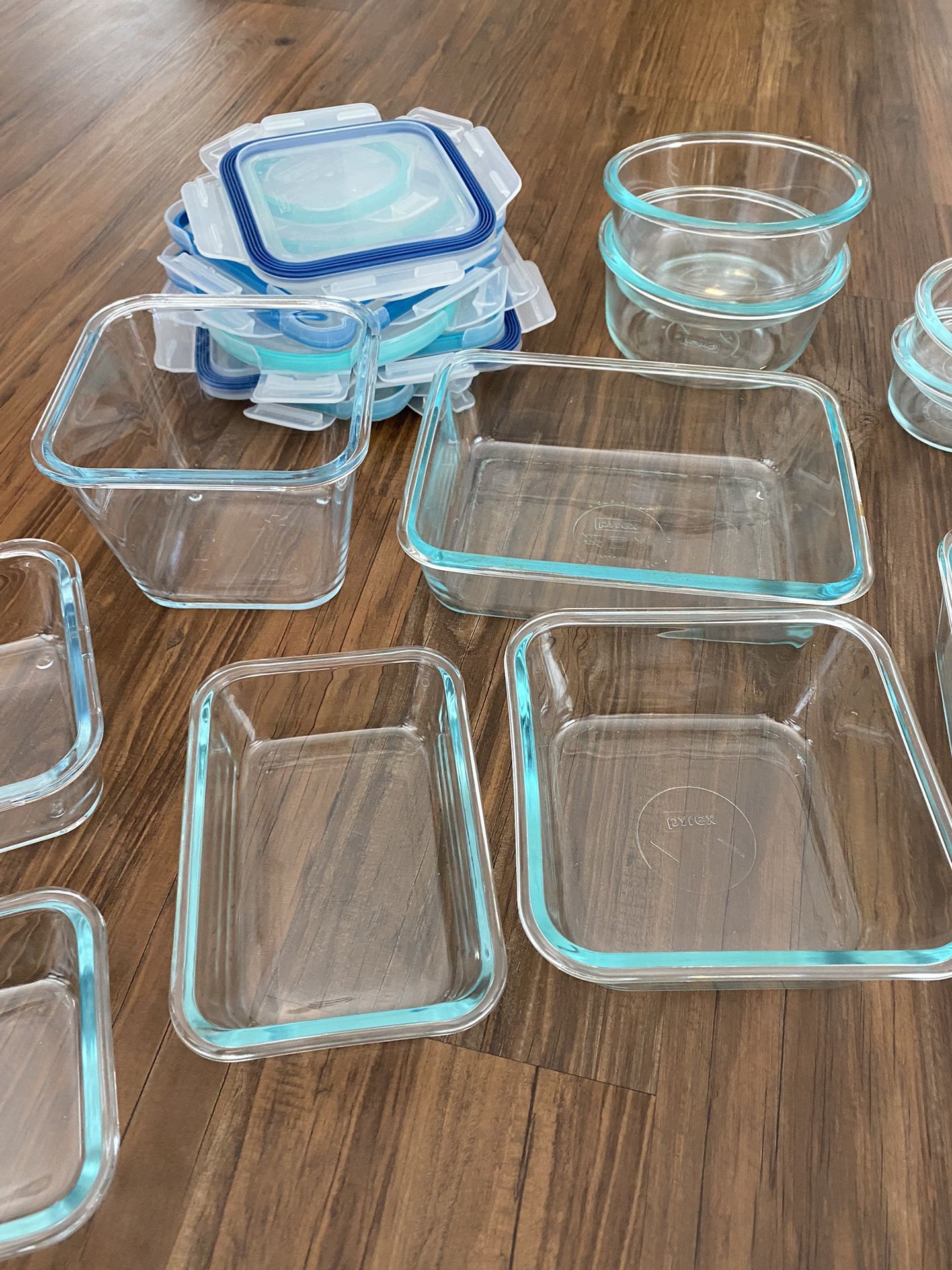 Glass Tupperware Set With Lids Assorted Sizes for Sale in San Marcos, CA OfferUp