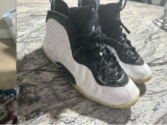 Boys sneakers size 5
