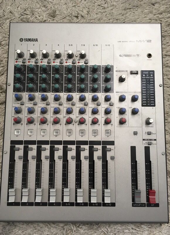 YAMAHA USB mixing studio MW12