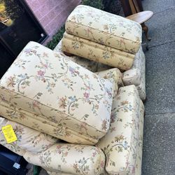 Sofa Chairs With Ottomans