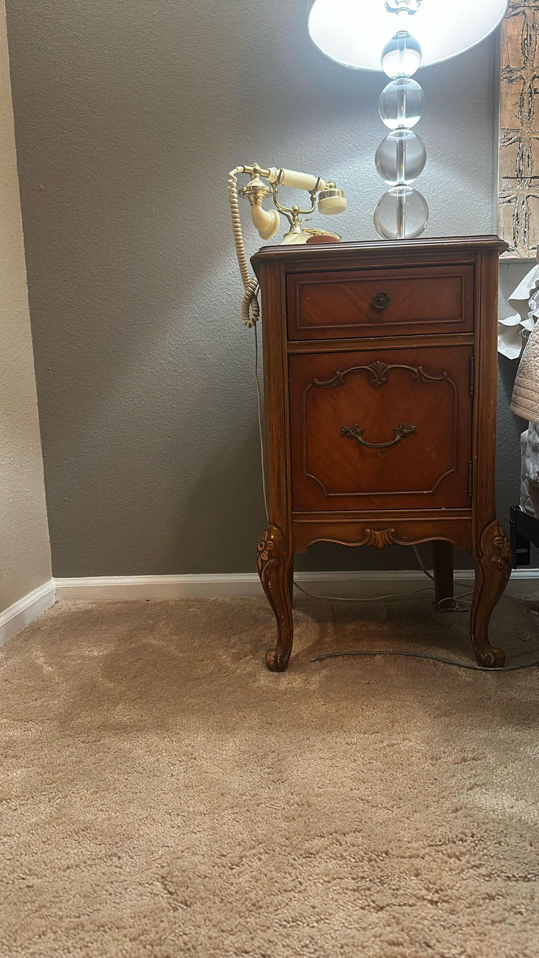 Beautiful Antique Bedroom Set Pieces