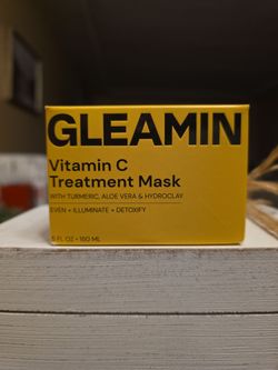 Gleamin Vitamin C Treatment Mask, a 5 fl. oz. brightening and detoxifying clay face mask.