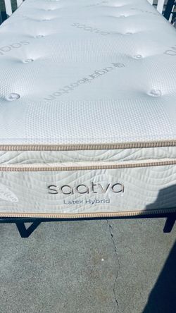 Saatva Latex Hybrid Mattress – Twin XL – Like New