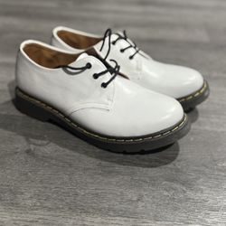 dr martens ize 10
