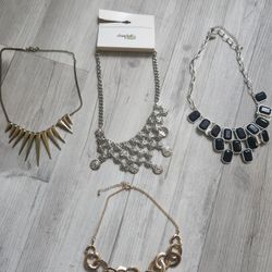 Ladies Necklaices Lot