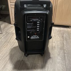 Selling IQ Sound Speakers (pair)