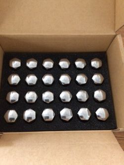 Chevrolet (GM) OEM Lug nuts