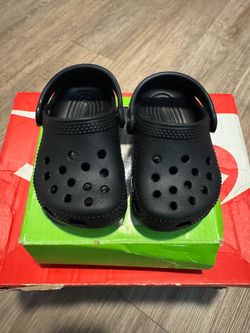 Crocs Classic Clogs Black (BRAND NEW)