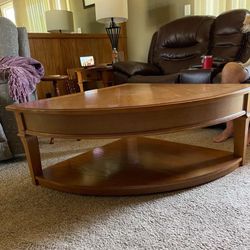 Nice Wood Coffee Table With Raiseable Top