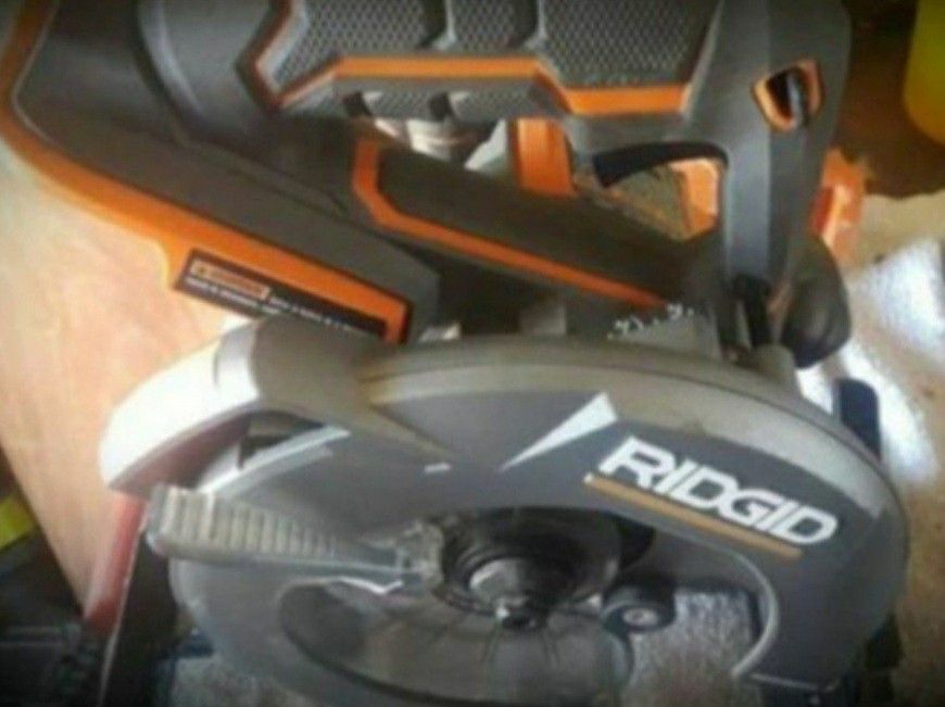 Ridgid R8653 Ridgid 18V Brushless Circular Saw 7 1/4