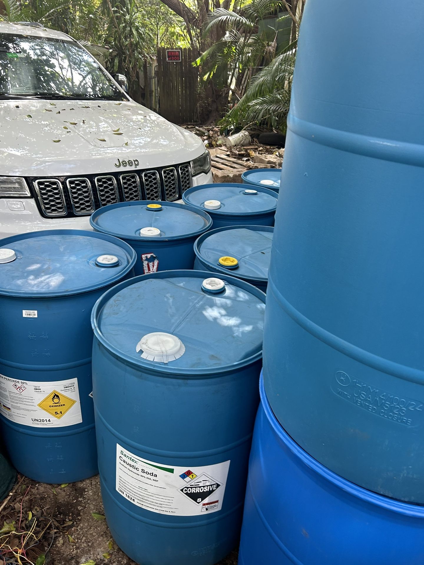PLASTIC 55 GALLON DRUMS $20
