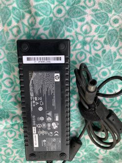 HP AC ADAPTER 19.5 6.9 A