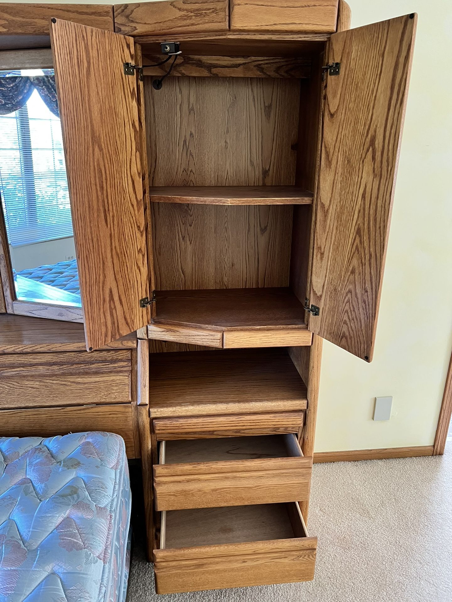 Blackhawk Bedroom Set & Mattress for Sale in Lyons, IL OfferUp