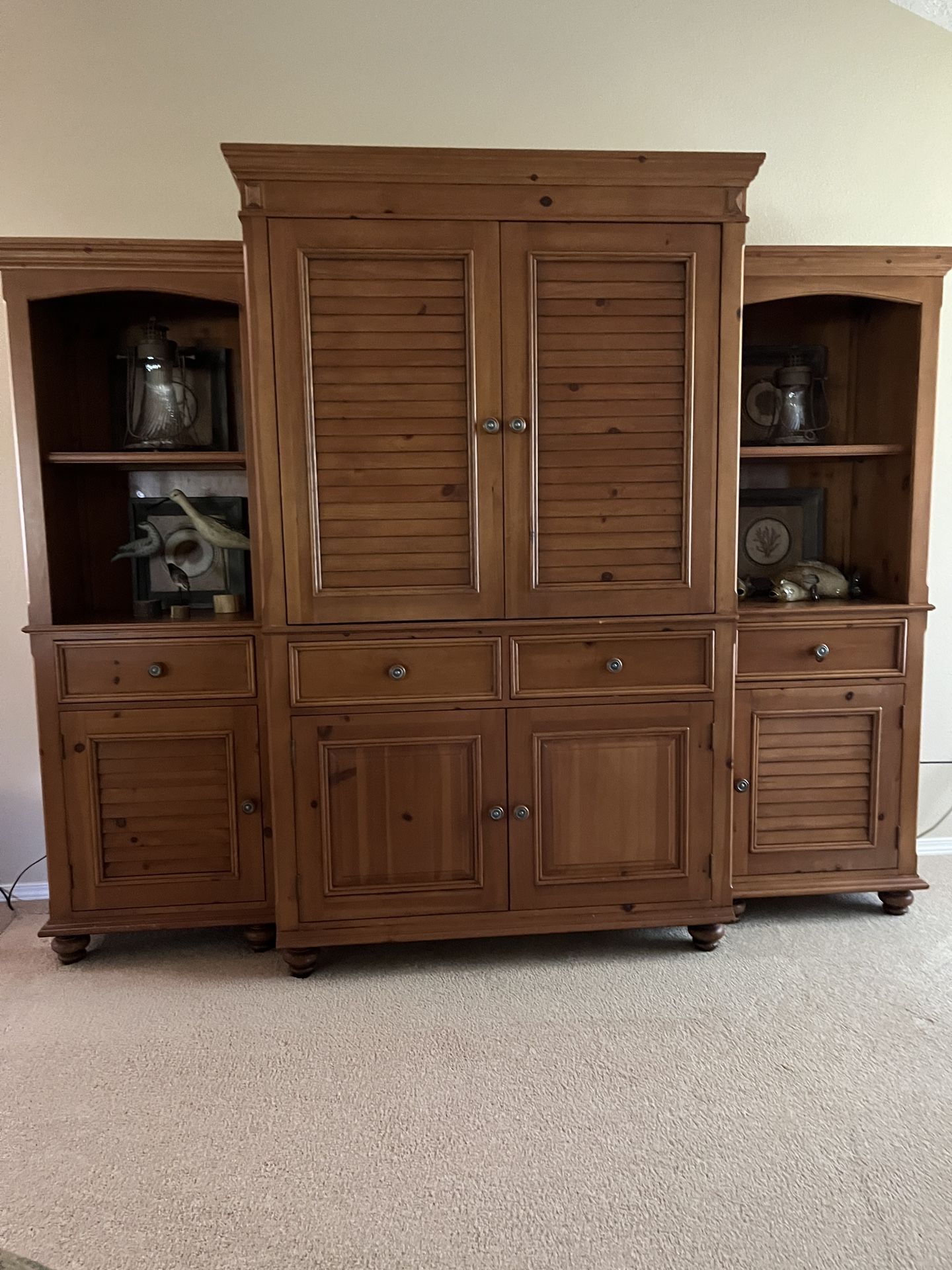 TV Cabinet With Side Display Cabinets