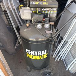Central Pneumatic 21 Gal Air Compressor –  (Like New)