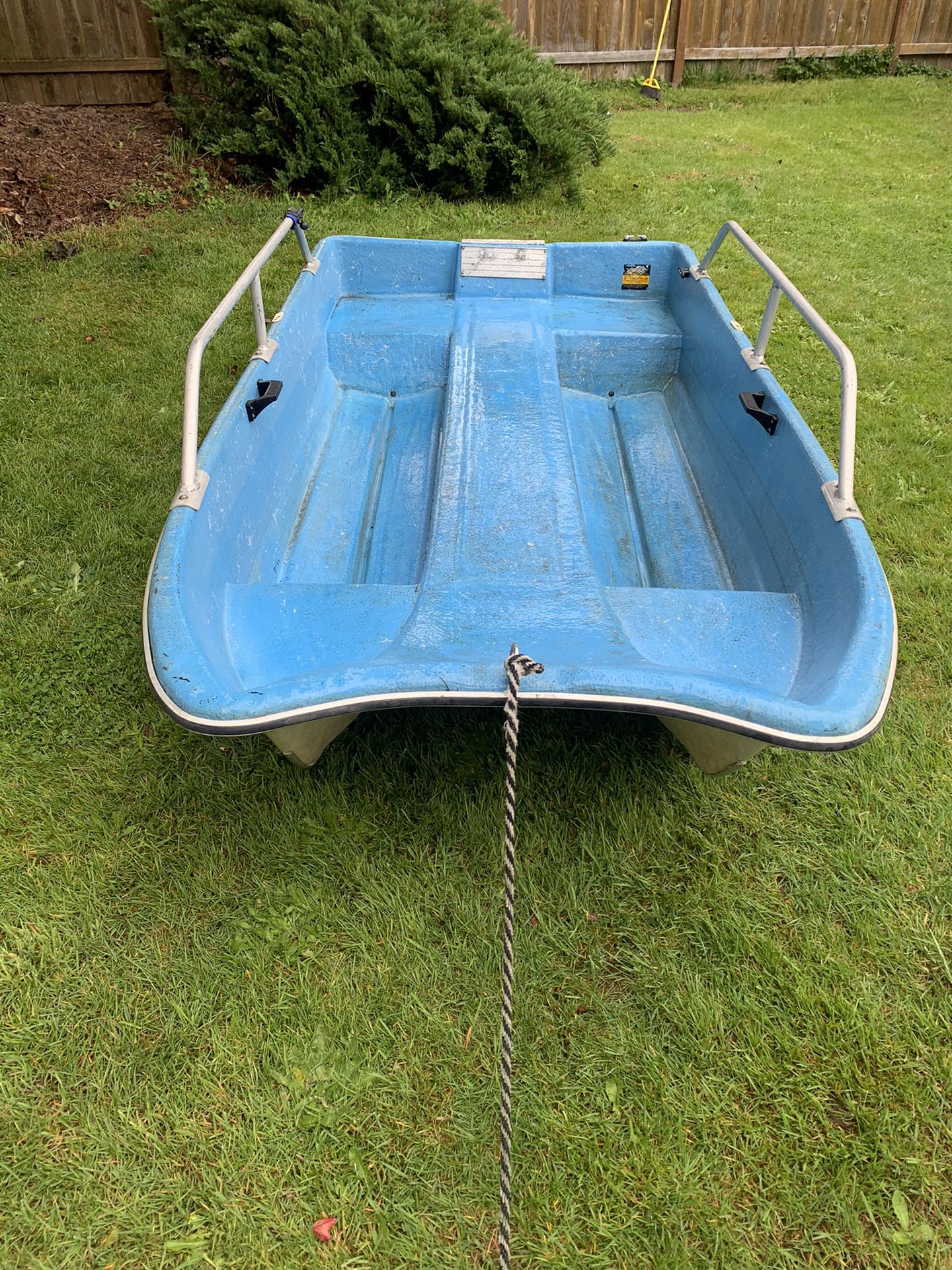 Photo Livingston 9 Foot Boat and Trailer