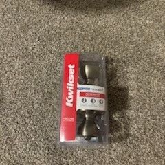 Kiwkset Door Knob Set